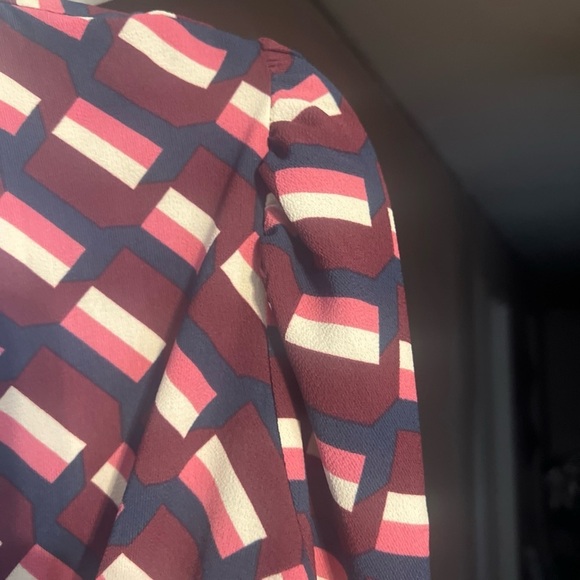 Lane Bryant size 22 long sleeve wrap top geometic print NEW with tags - Picture 6 of 7